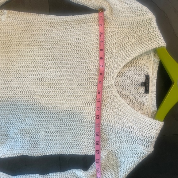 SOLD!!  Banana Republic White Summer Sweater Sz.S EUC - Picture 5 of 5
